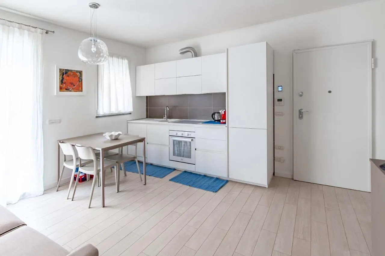 Apartment Easylife - Moderno Apt Con Terrazzo In Paolo Sarpi Milan Italy